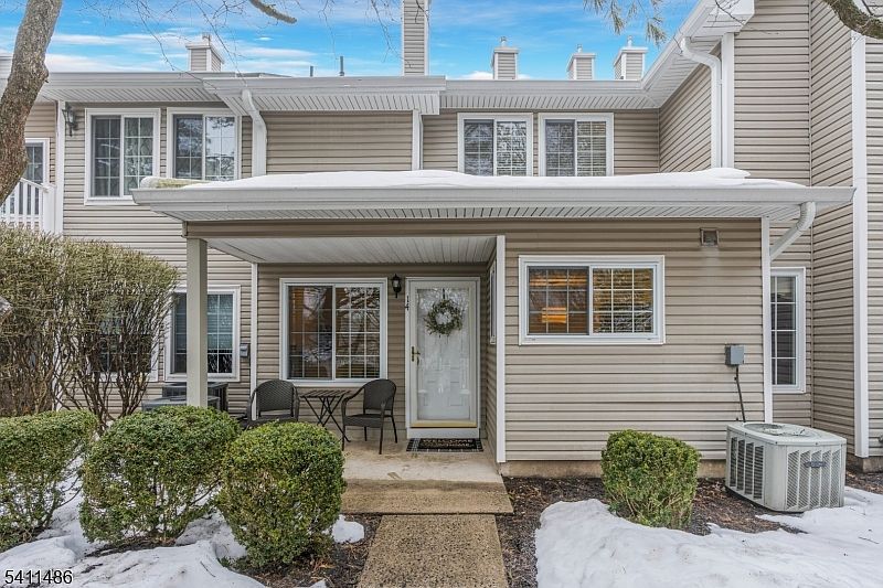 14 Tory Ct Bedminster, NJ 07921 - Thumbnail 2