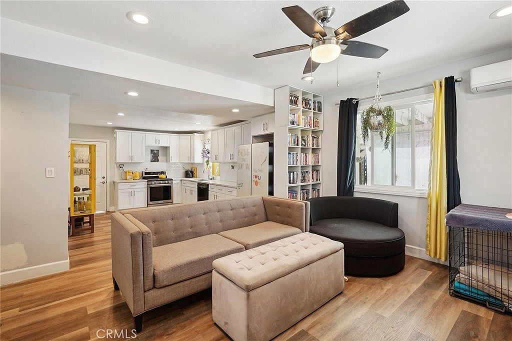 1109 S Dacotah St Los Angeles, CA 90023 - Thumbnail 2