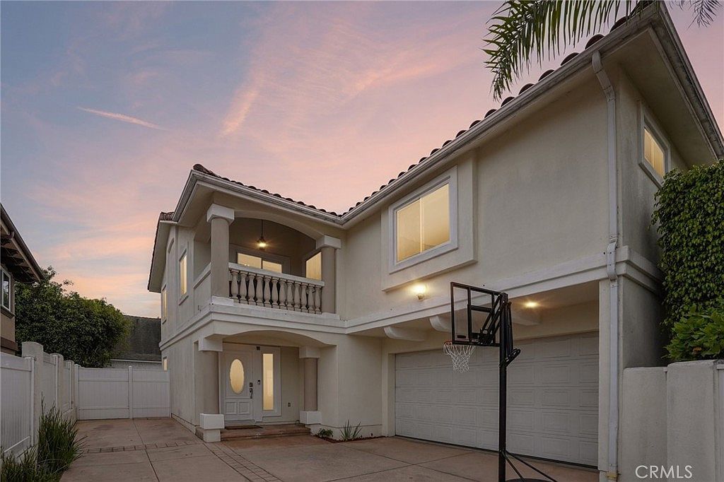 2116 Ernest Ave #B Redondo Beach, CA 90278  | New build
