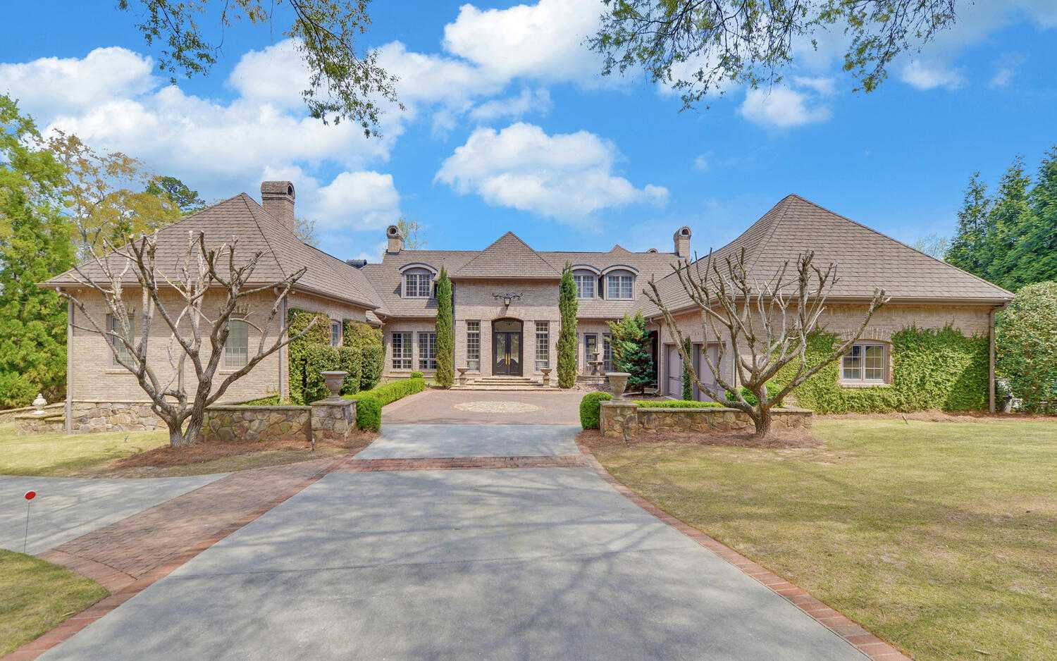 5525 Golf Club Drive, Braselton, GA, USA  | Single Family