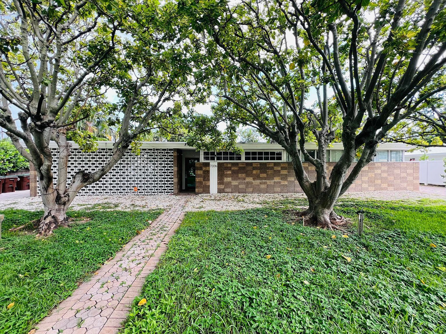 7306 Clarke Rd Lake Clarke Shores, FL 33406 - Thumbnail 2