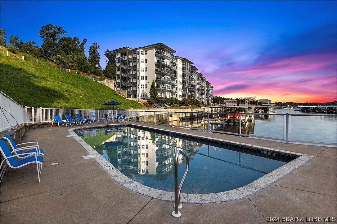 183 Upper Monarch Cove Dr #1D Lake Ozark, MO 65049 - Thumbnail 2
