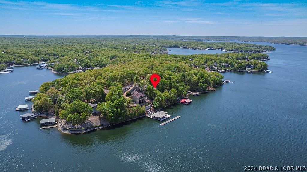 412 Crown Point Dr Lake Ozark, MO 65049 - Thumbnail 2