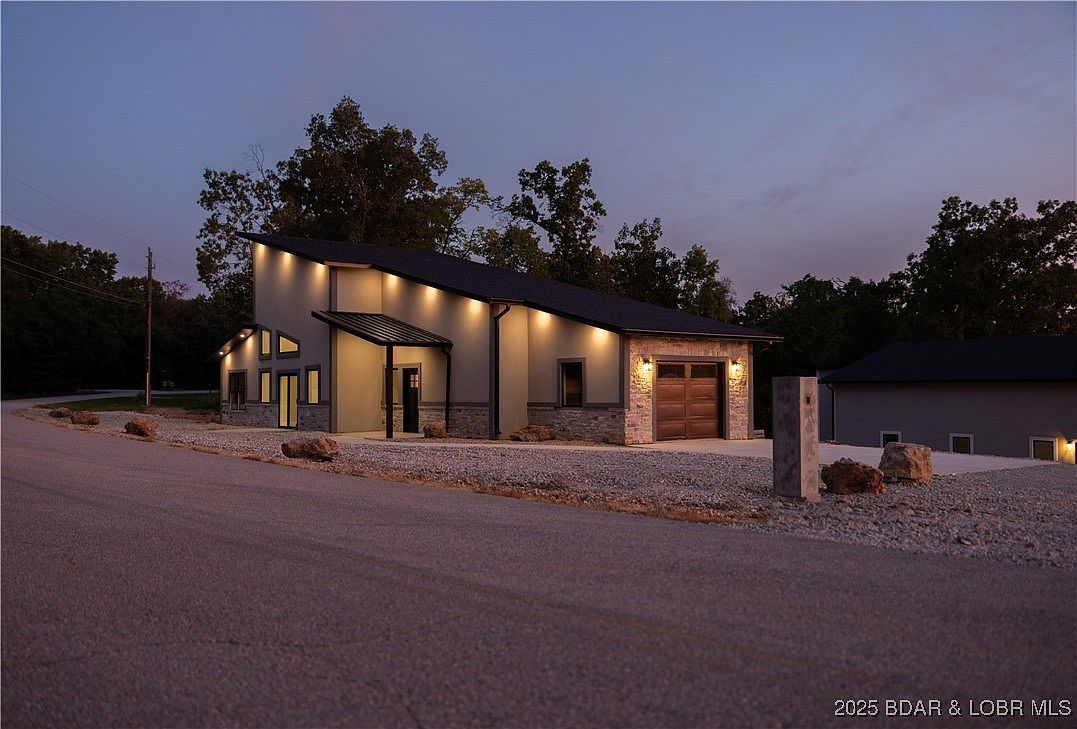 9 Kingdom Cove Rd Sunrise Beach, MO 65079 - Thumbnail 2