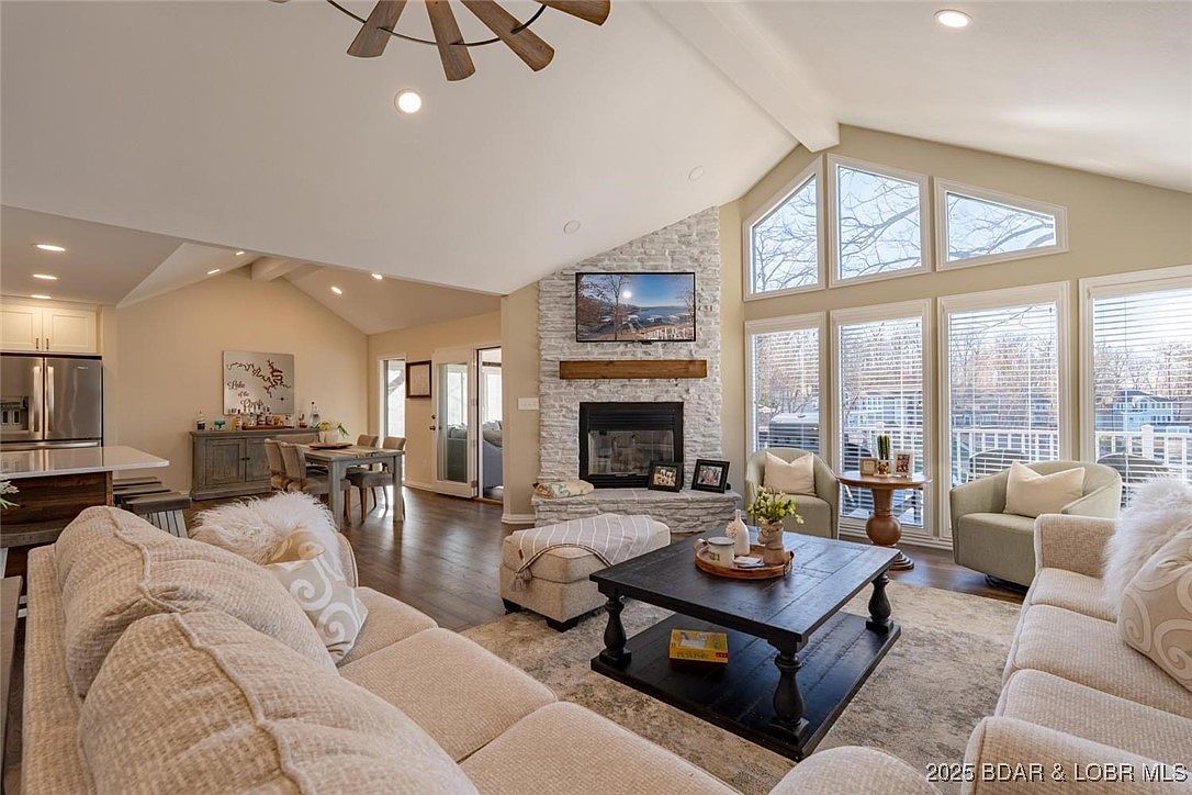 999 Imperial Point Dr Lake Ozark, MO 65049 - Thumbnail 2