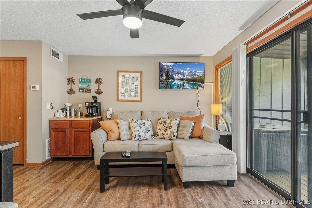 150 Southwood Shores Pl Building 149-3D Lake Ozark, MO 65049 - Thumbnail 2