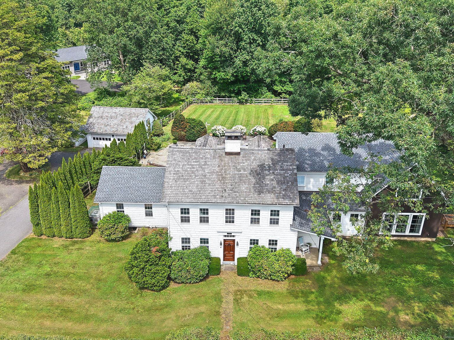 137 Rockwell Rd Bethel, CT 06801 - Thumbnail 2