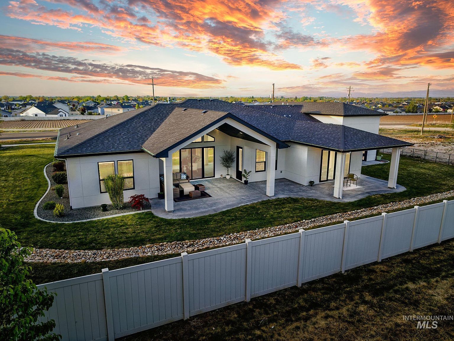 11127 Lake Lowell Ave Nampa, ID 83686 - Thumbnail 2