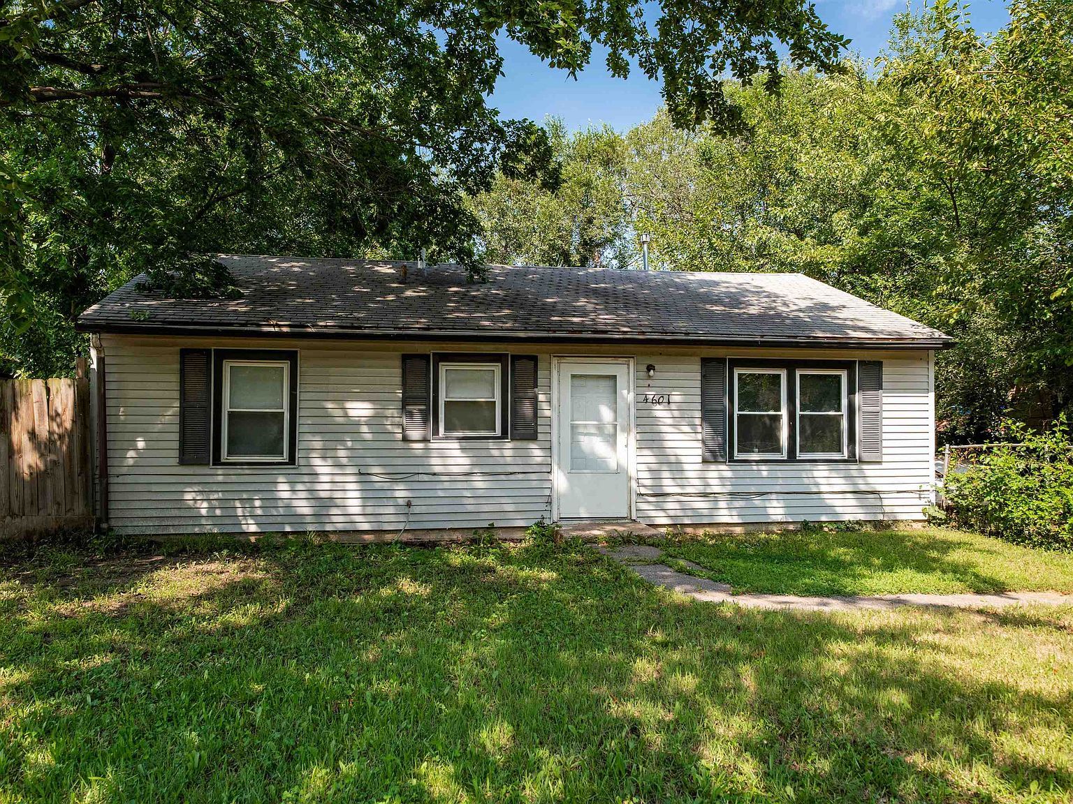 4601 S Brookhaven St Wichita, KS 67216, 67216
