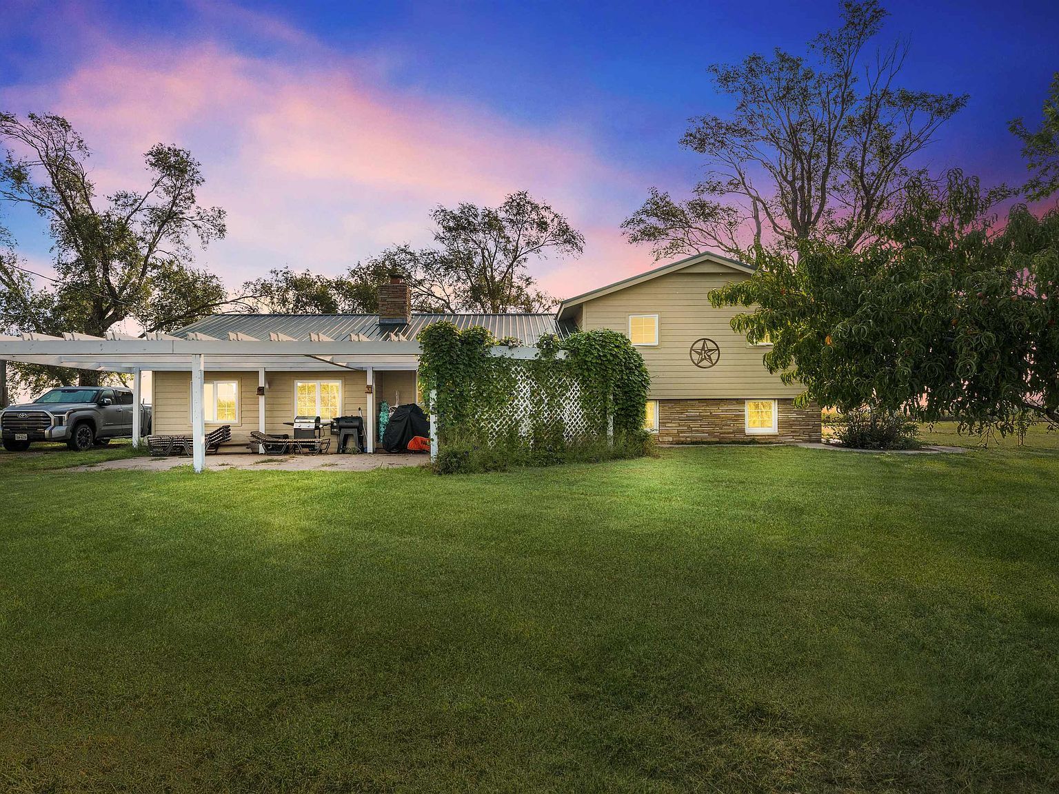 138 W 100th St S Wellington, KS 67152 - Thumbnail 2