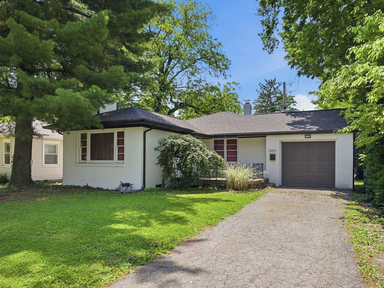 1609 Kessler Blvd E Indianapolis, IN 46220, 46220