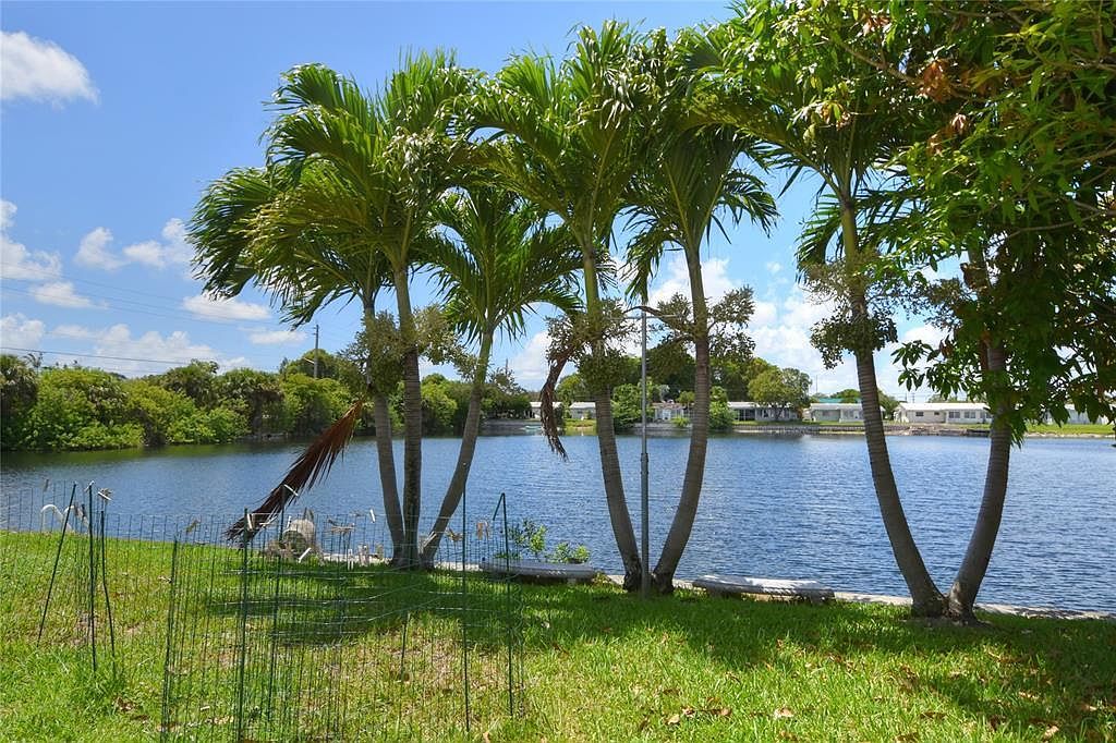 2412 NW 52nd St #0 Fort Lauderdale, FL 33309 - Thumbnail 2