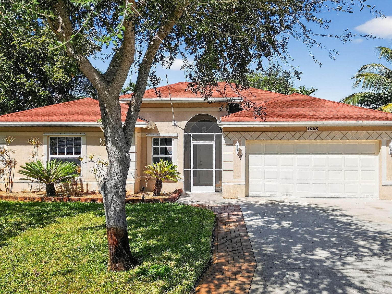 1383 NE 27th St Pompano Beach, FL 33064 - Thumbnail 2