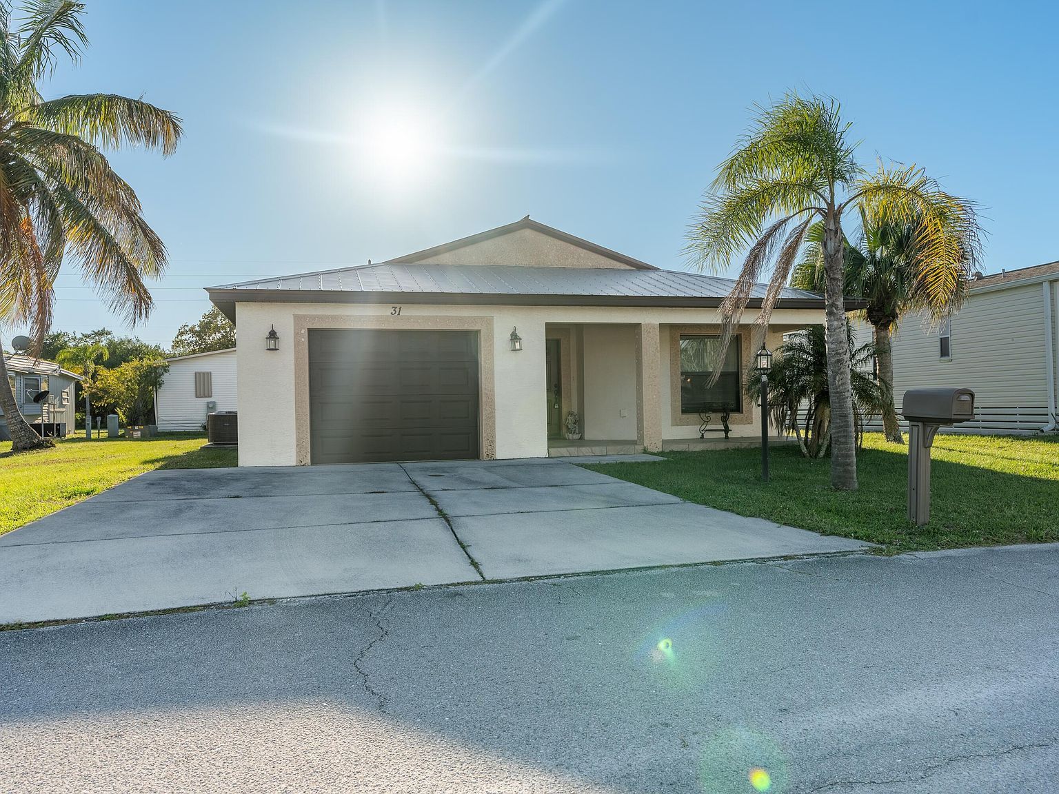 31 S Alhambra Ln Port Saint Lucie, FL 34952 - Thumbnail 2