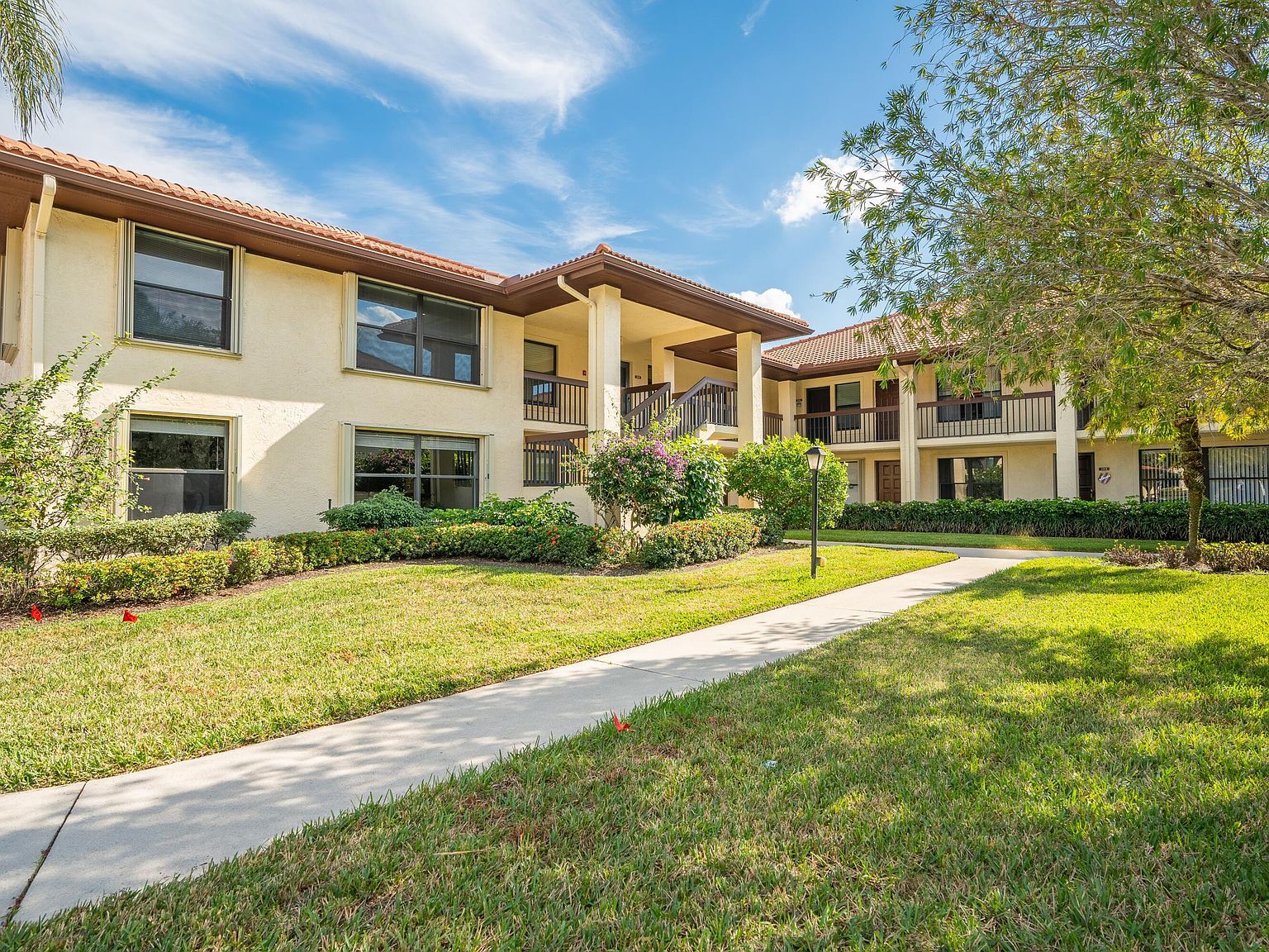 450 SW South River Dr APT 207 Stuart, FL 34997 - Thumbnail 2