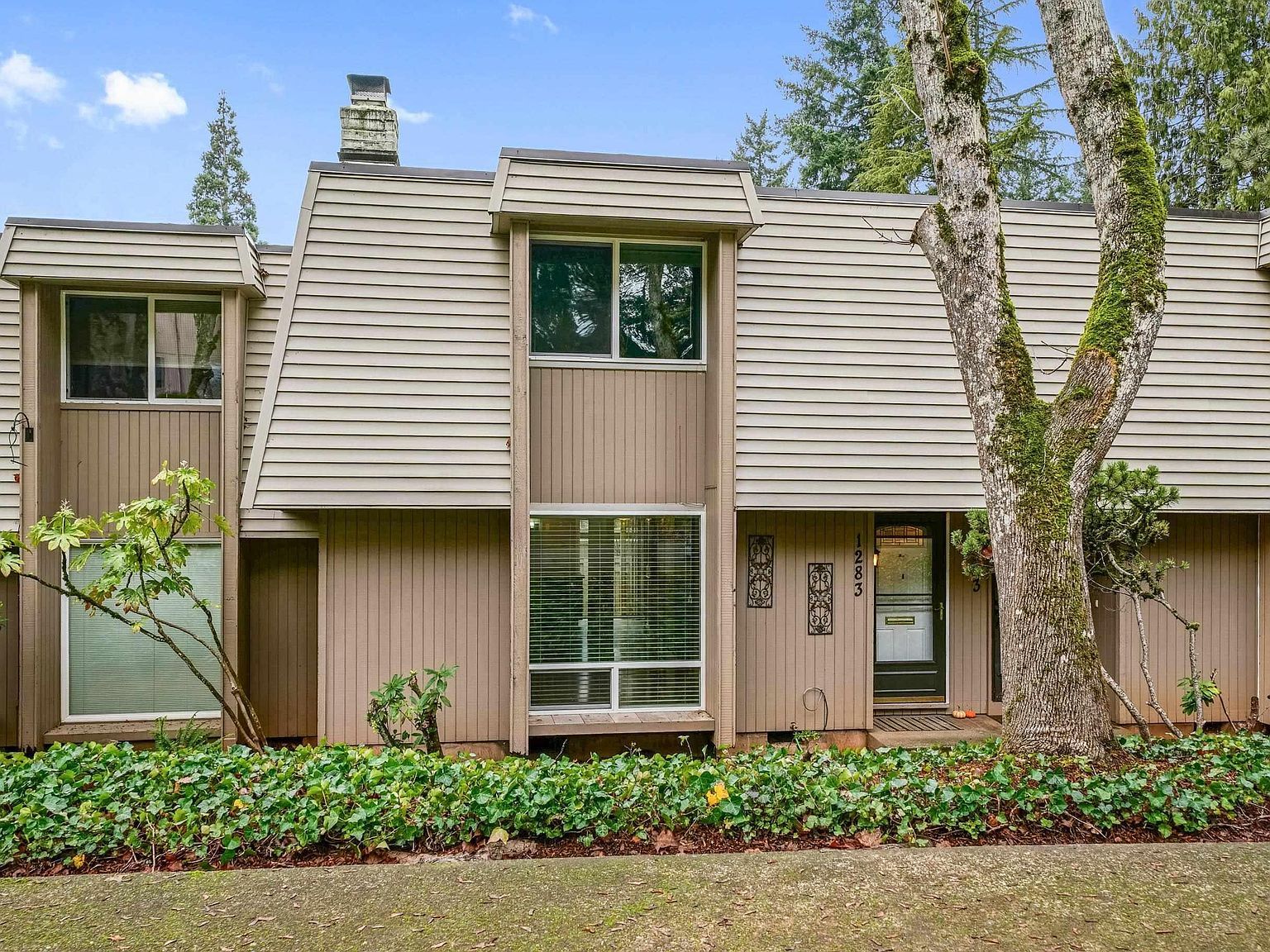 1283 Karen Way NW Salem, OR 97304 - Thumbnail 2