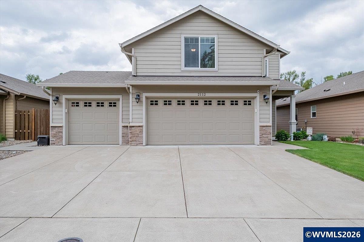 2112 Equestrian Loop S Salem, OR 97302, 97302