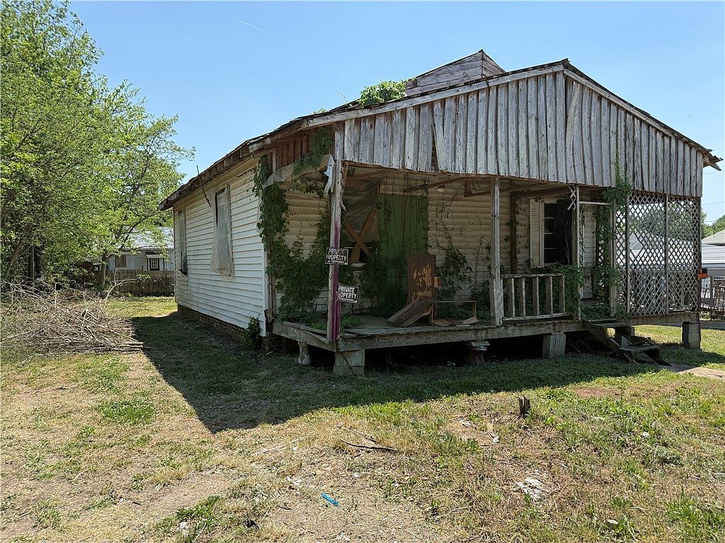 26 Sirrine St Seneca, SC 29678, 29678