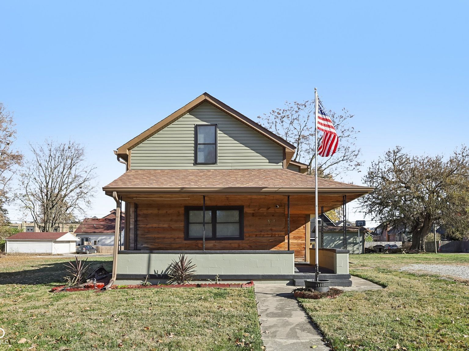 547 Dorman St Indianapolis, IN 46202 - Thumbnail 2