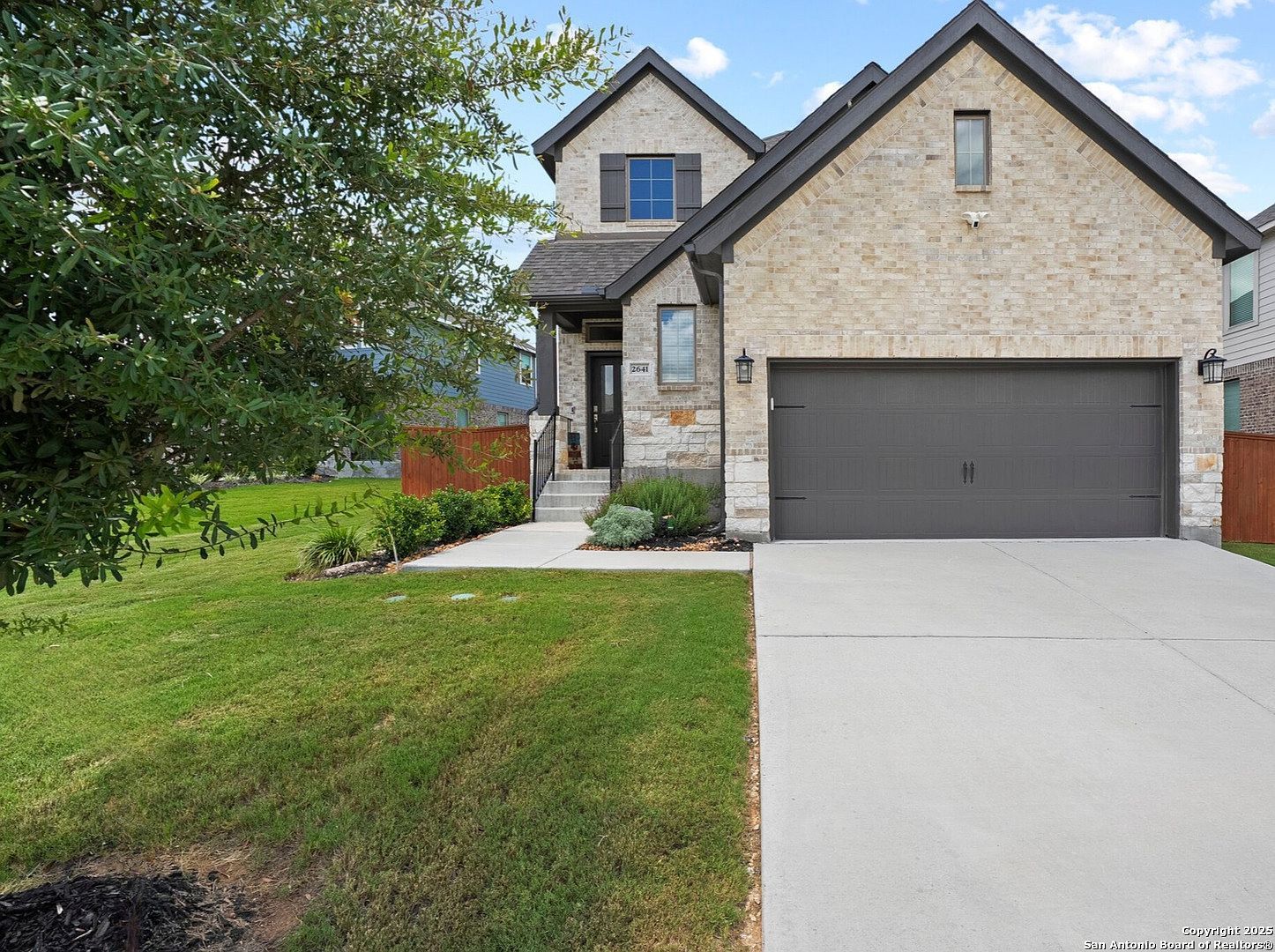 2641 White Willow San Antonio, TX 78245 - Thumbnail 2