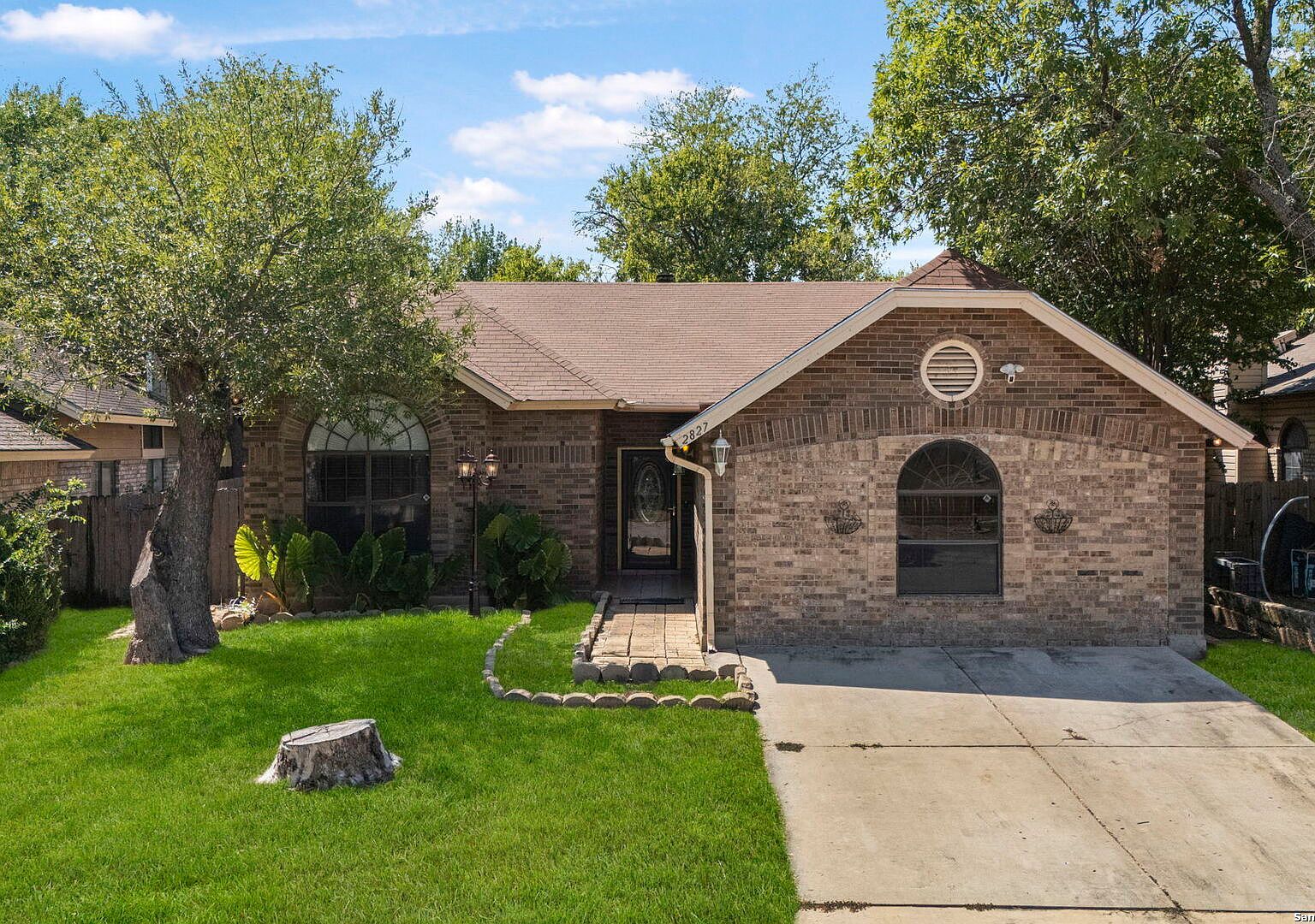 2827 Coast Plain Dr San Antonio, TX 78245 - Thumbnail 2