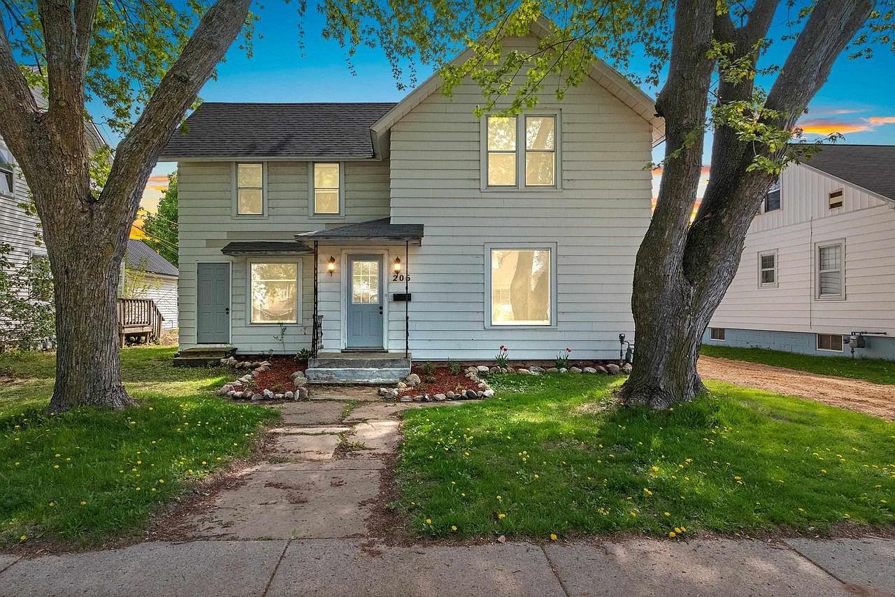 206 S Lincoln St Shawano, WI 54166 - Thumbnail 2