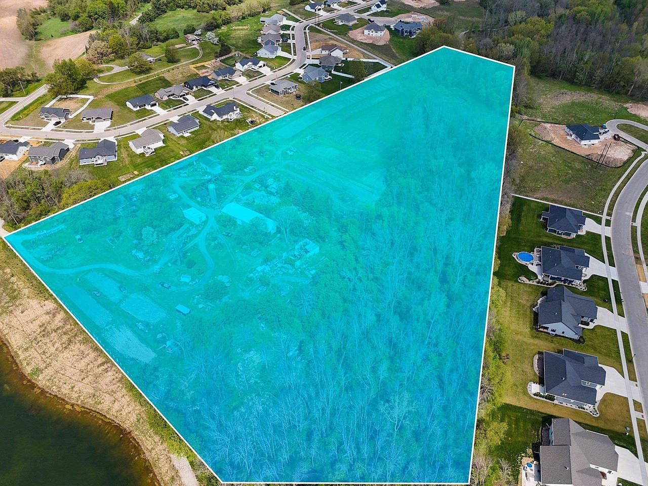 3800 Troy St Green Bay, WI 54313 - Thumbnail 2