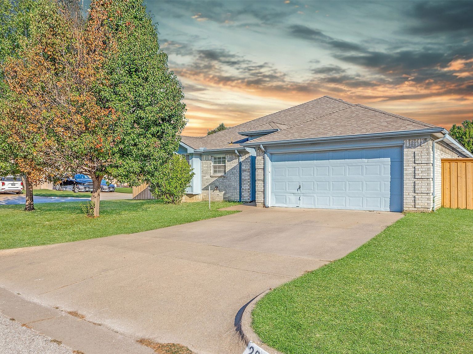 2811 Monthaven Dr Arlington, TX 76001 - Thumbnail 2