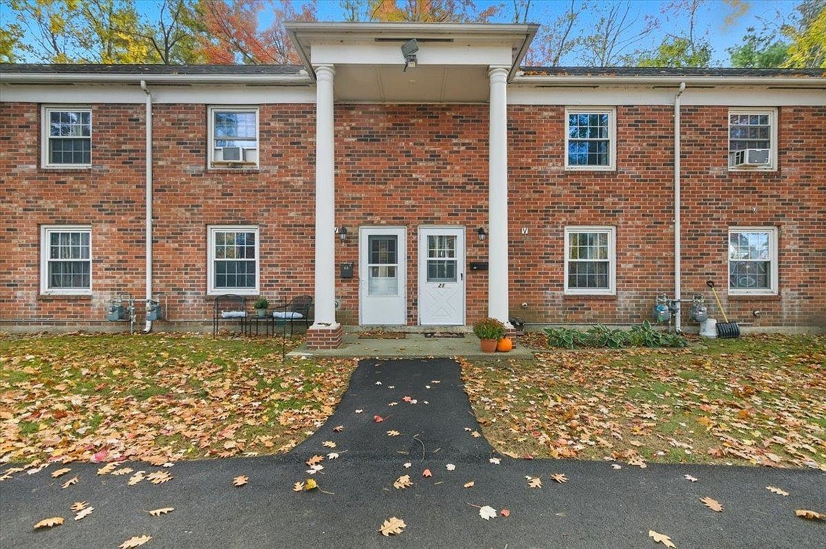 425 Dorset St APT 21 South Burlington, VT 05403 - Thumbnail 2