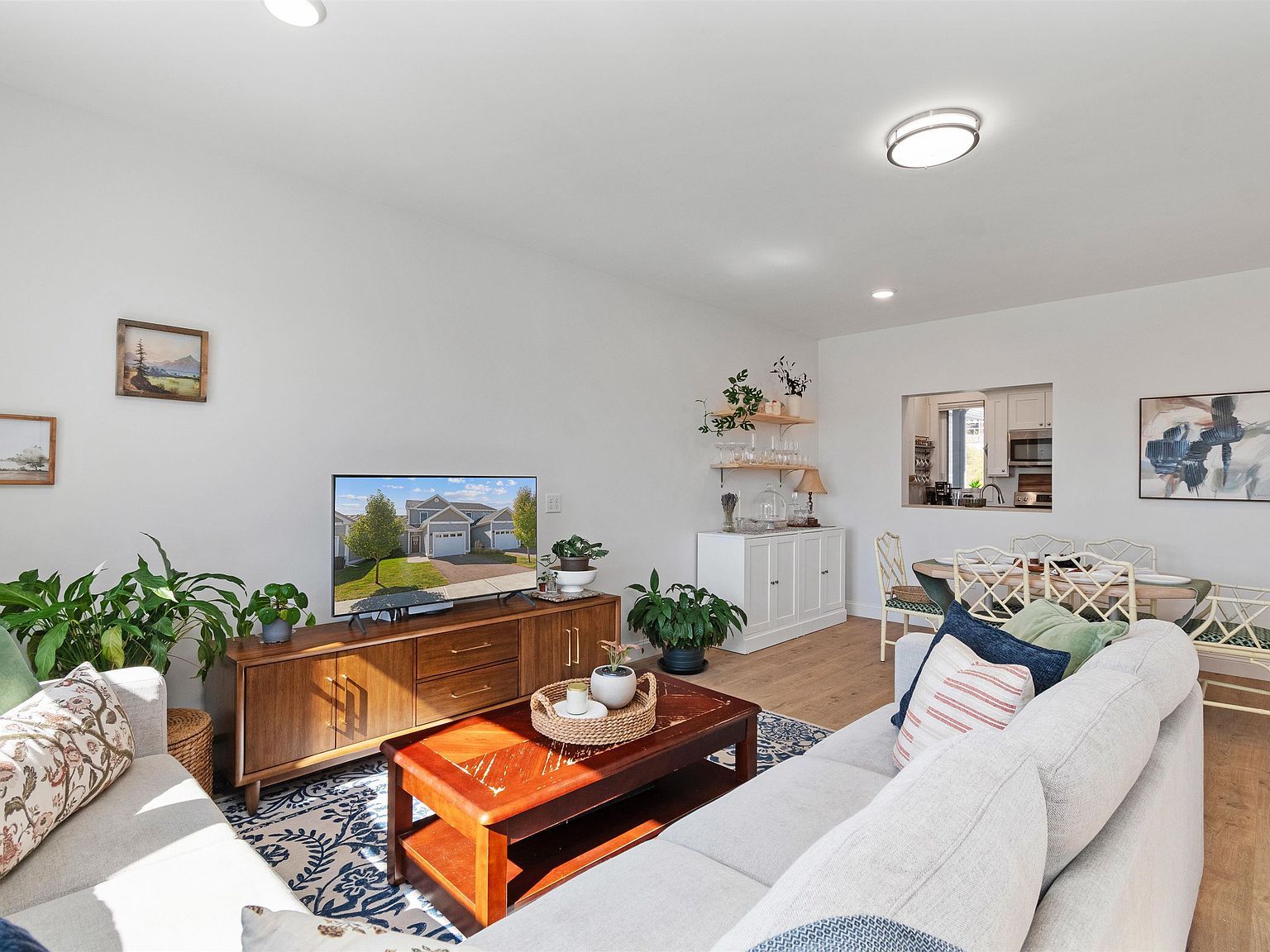 18 Clover Ln Hinesburg, VT 05461 - Thumbnail 2