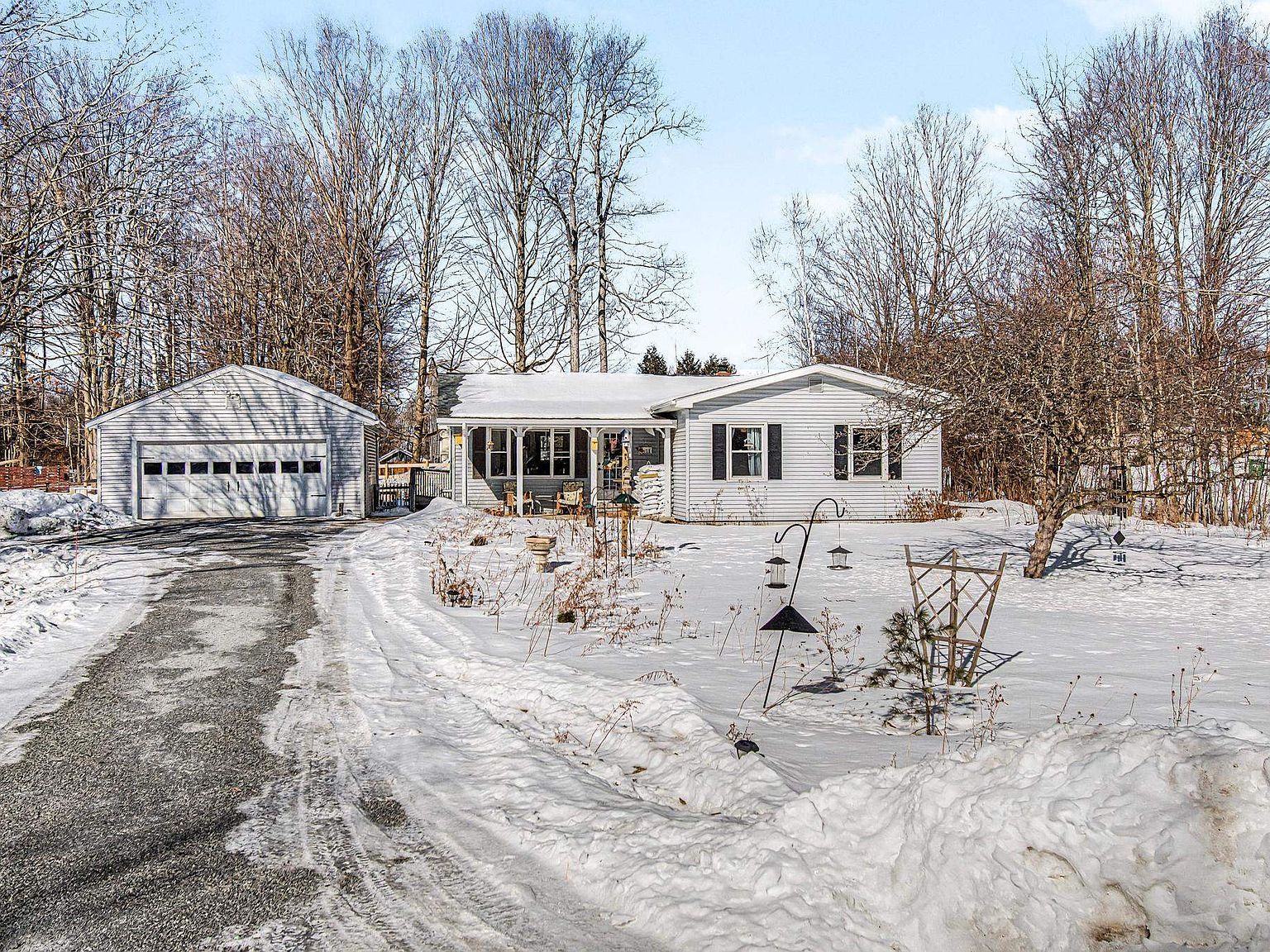 11 Turner Ave Milton, VT 05468 - Thumbnail 2