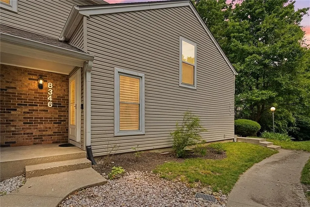 8346 NW Barrybrooke Dr Kansas City, MO 64151, 64151