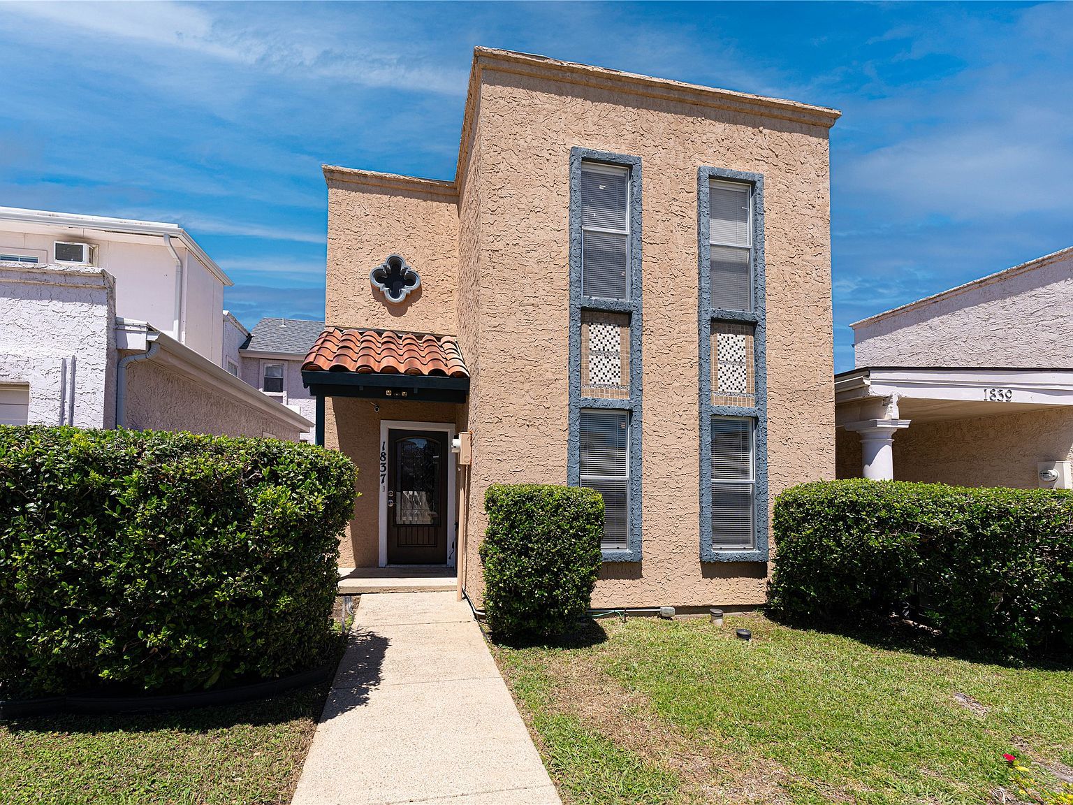 1837 Amber Ln Carrollton, TX 75007 - Thumbnail 2