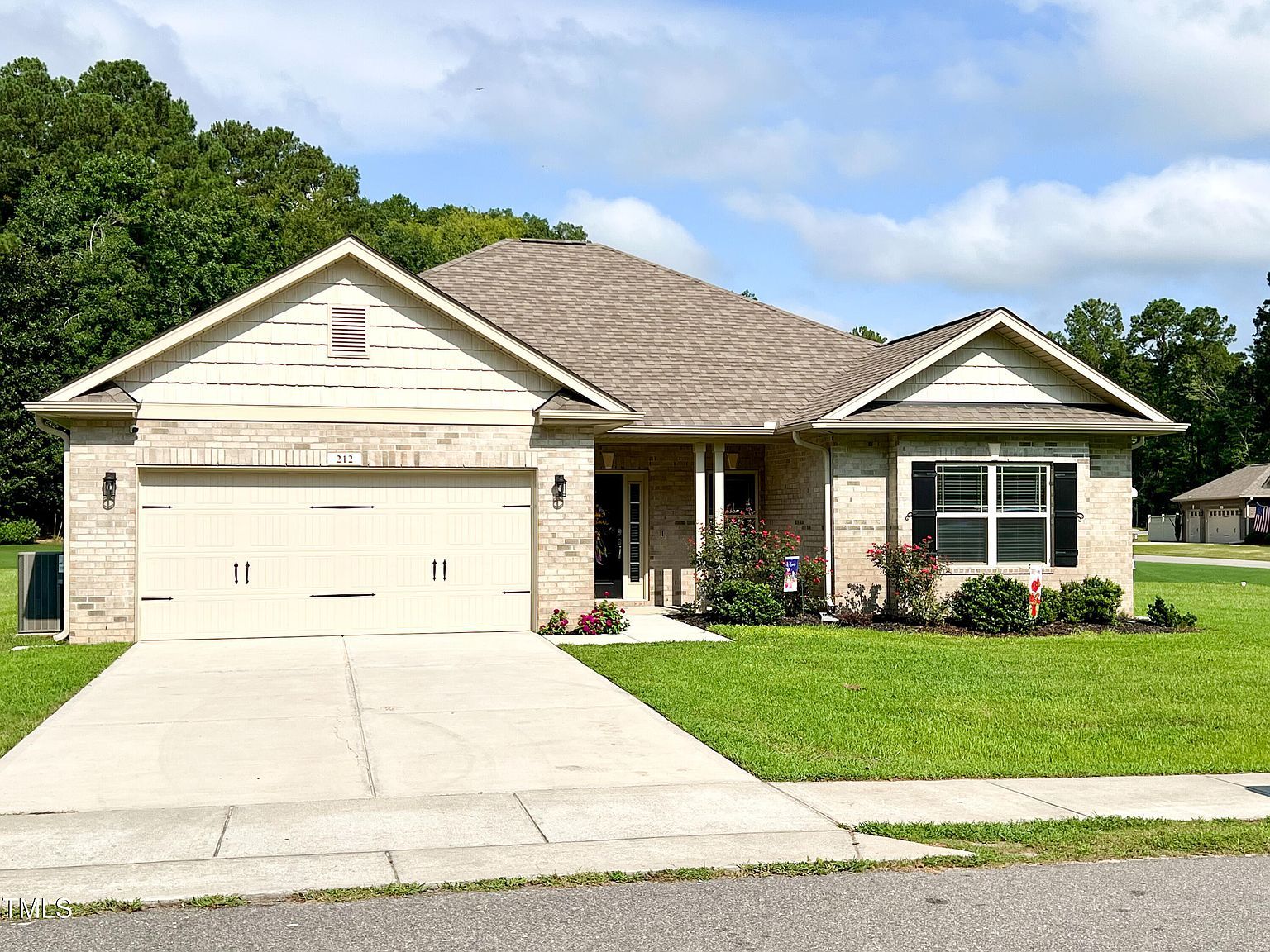 212 Woodwater Cir Lillington, NC 27546 - Thumbnail 2