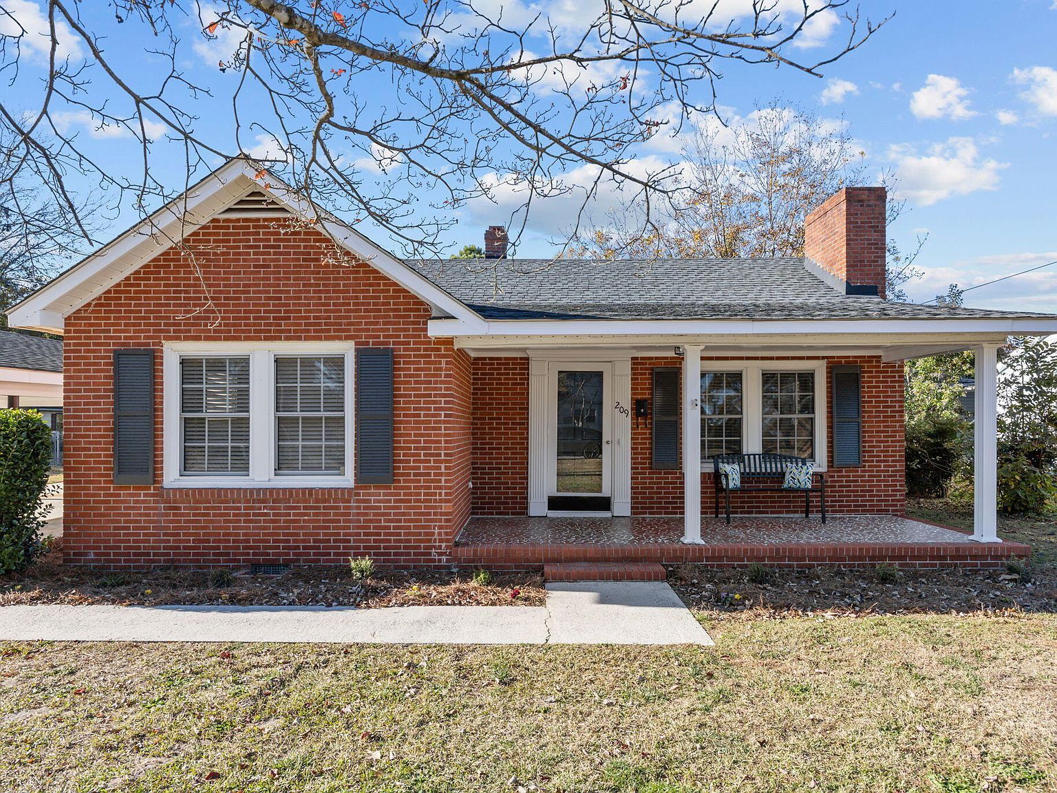 209 N Watauga Ave Dunn, NC 28334 - Thumbnail 2