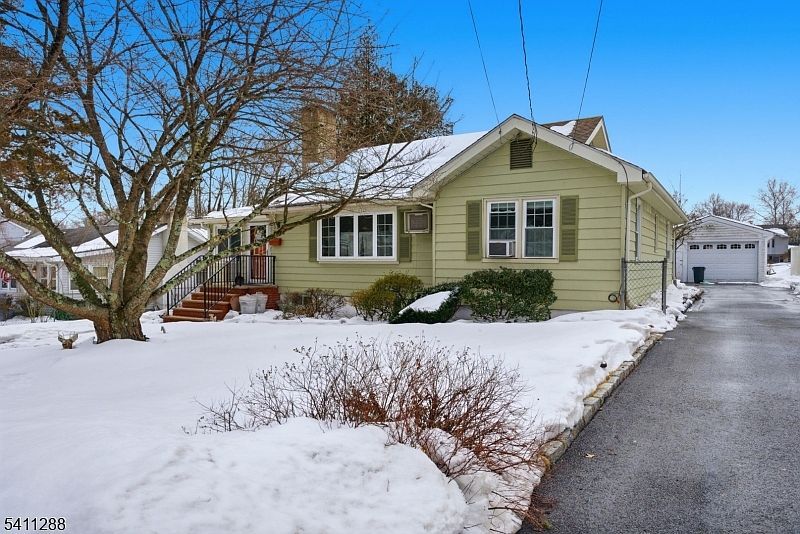 13 Iroquois Ave Lake Hiawatha, NJ 07034 - Thumbnail 2