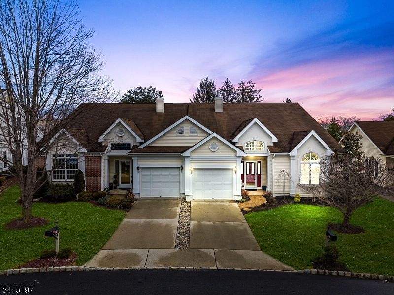 27 Chandler Ct Monroe Township, NJ 08831 - Thumbnail 2