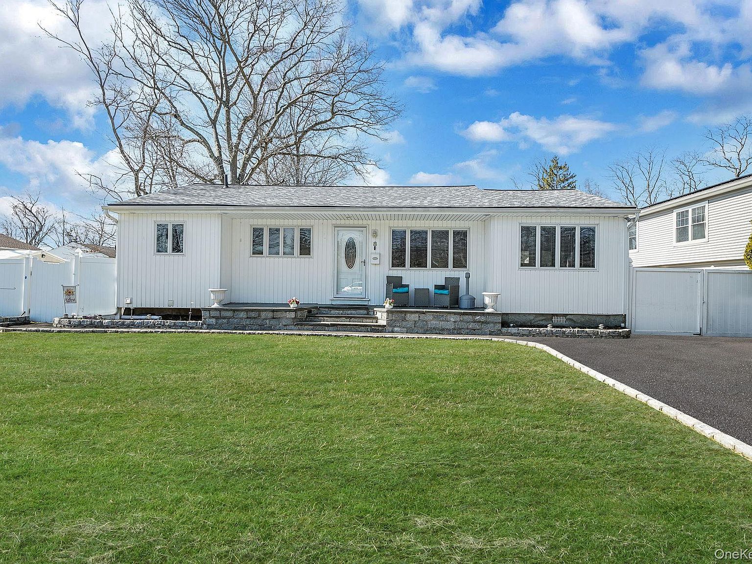 8 Sunset Ave Wheatley Heights, NY 11798 - Thumbnail 2