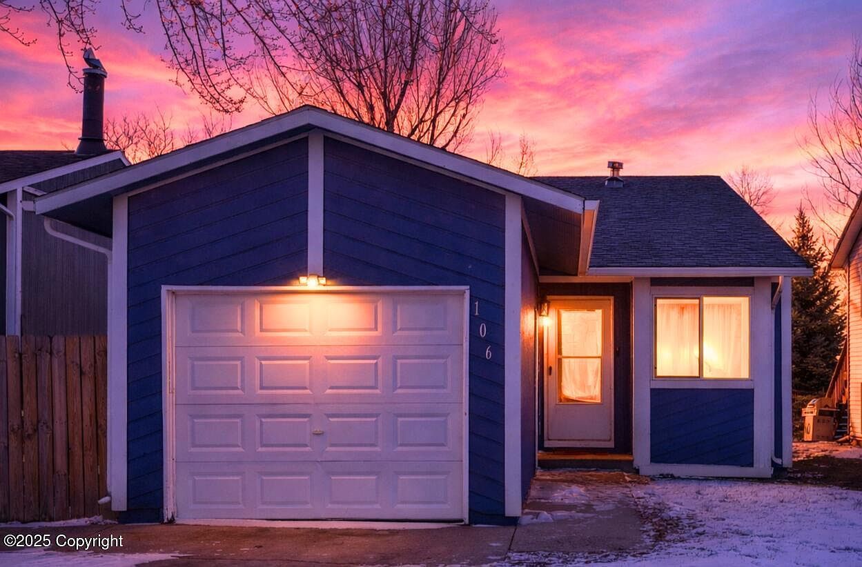 106 E Laurel St Gillette, WY 82718 - Thumbnail 2