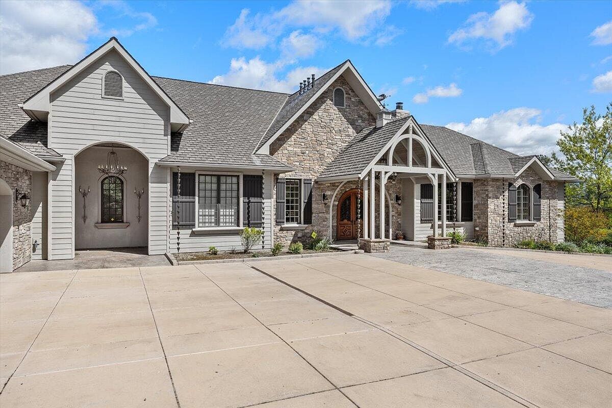 1918 Stevens Rd Eagle Pt, OR 97524 - Thumbnail 2