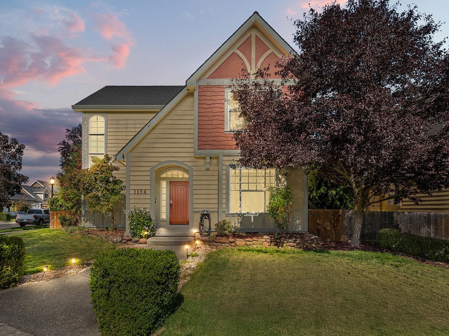 1134 Steamboat Dr Central Pt, OR 97502 - Thumbnail 2