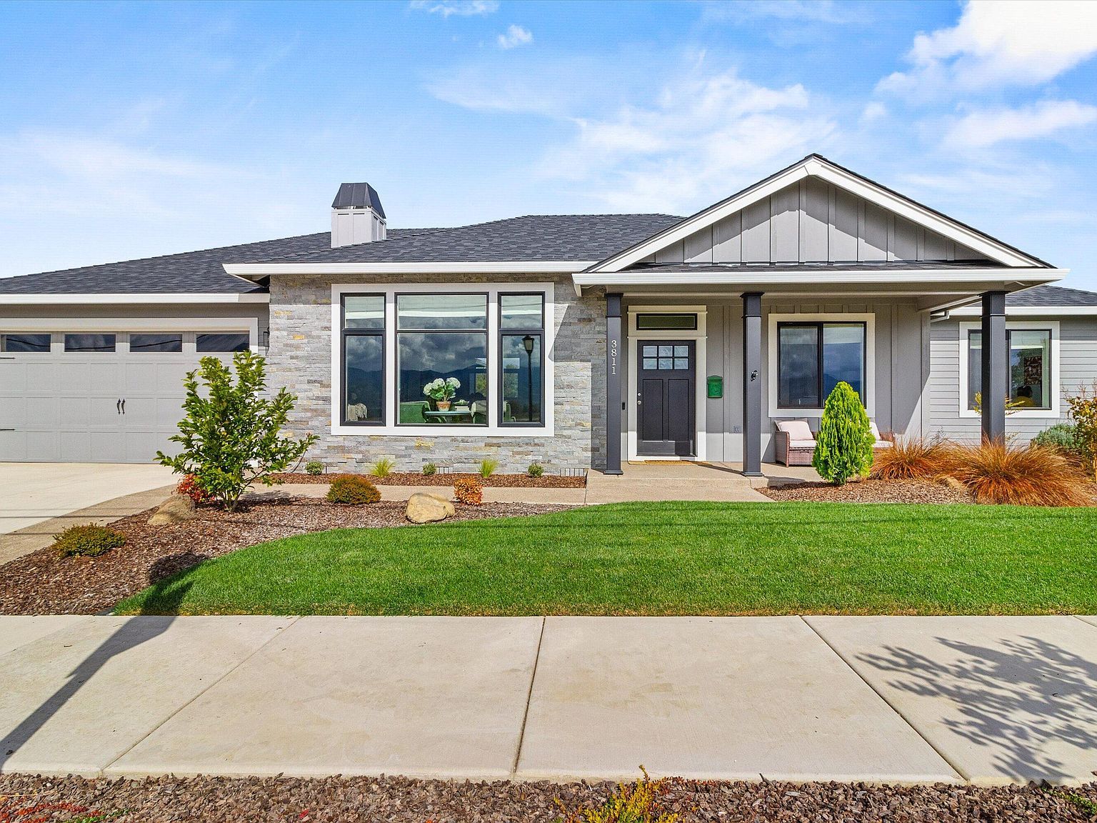 3811 Coal Mine Rd Medford, OR 97504 - Thumbnail 2