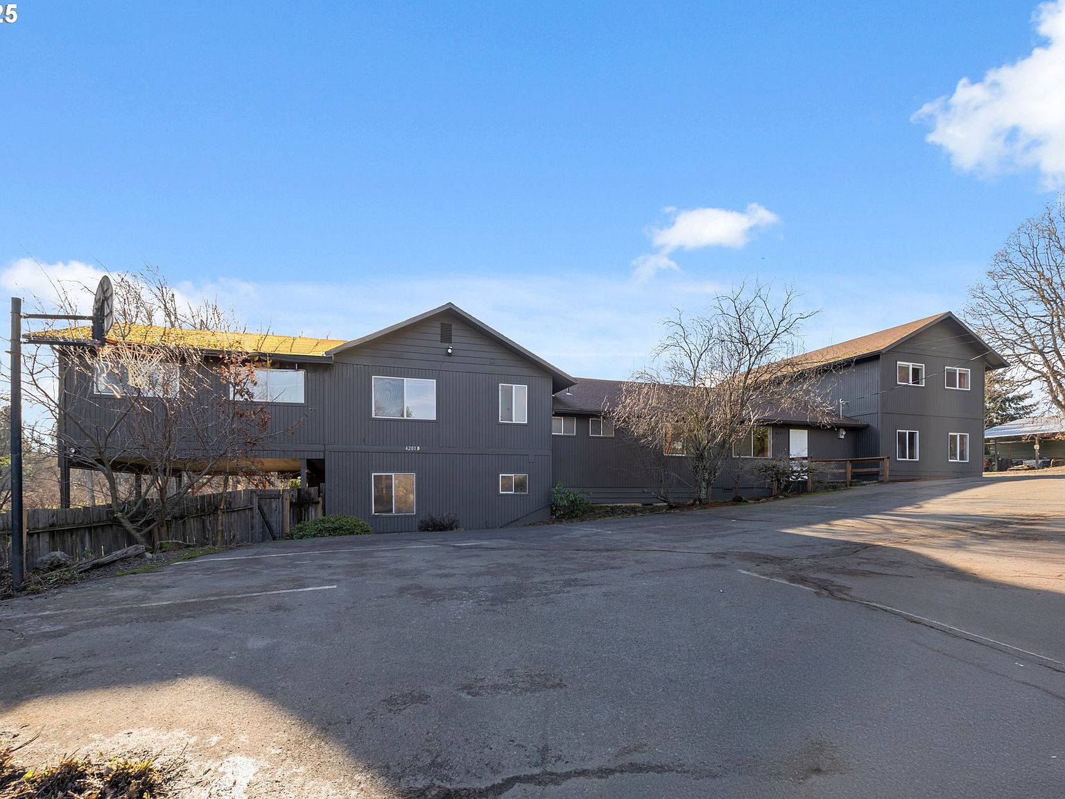 4201 Barrett Dr Hood River, OR 97031 - Thumbnail 2