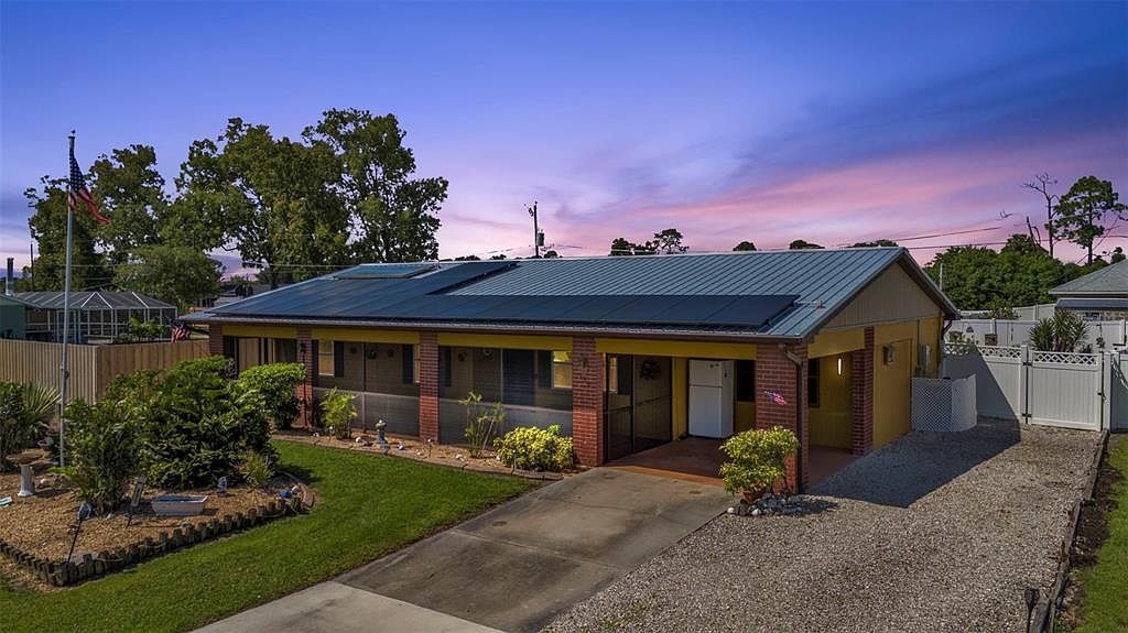 530 Lakemont Ave NW Pt Charlotte, FL 33952 - Thumbnail 2