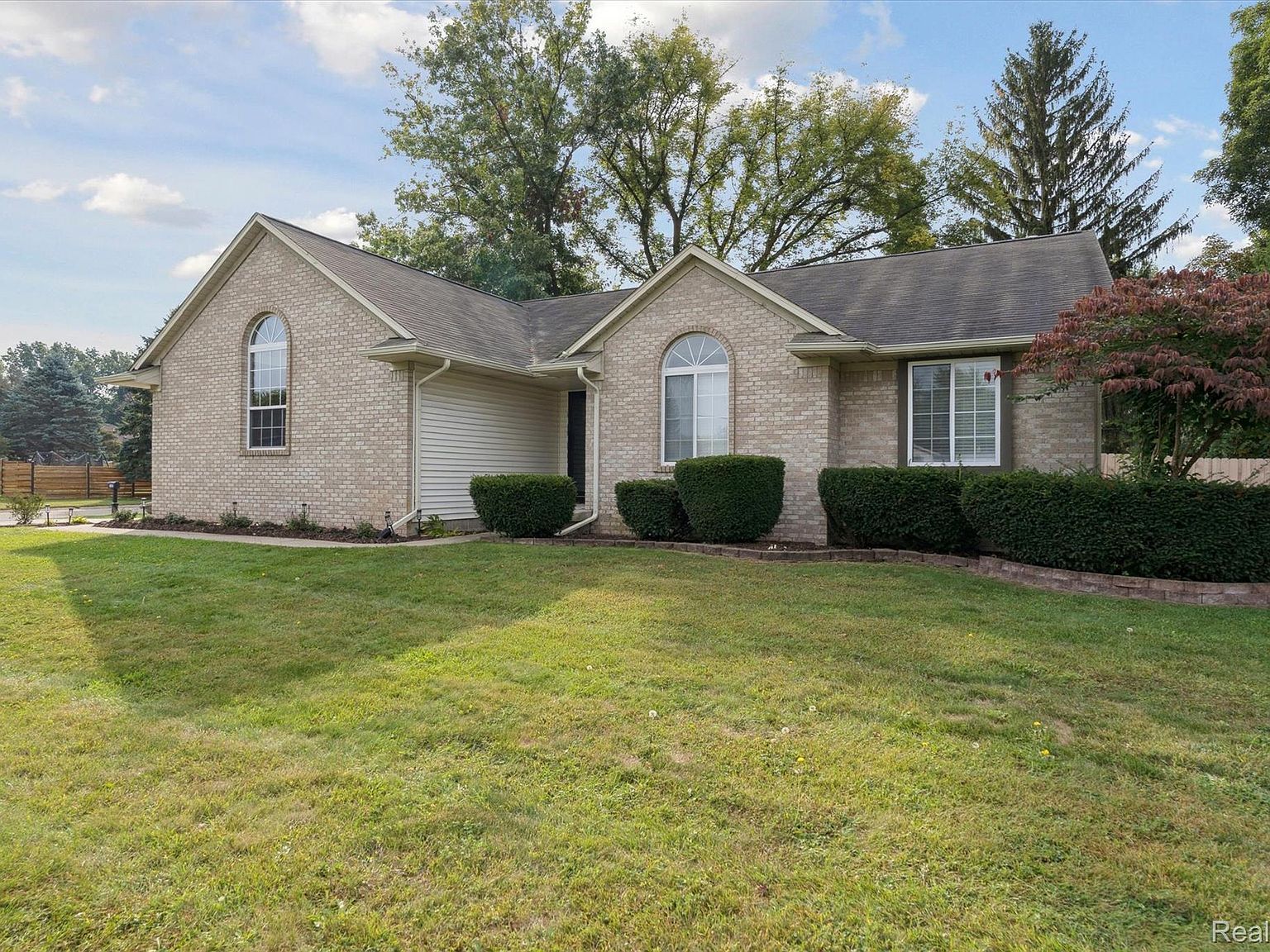 2447 Grove Park Rd Fenton, MI 48430 - Thumbnail 2