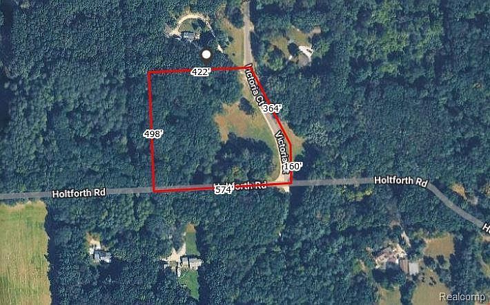 6065 Victoria Dr Fenton, MI 48430 - Thumbnail 2