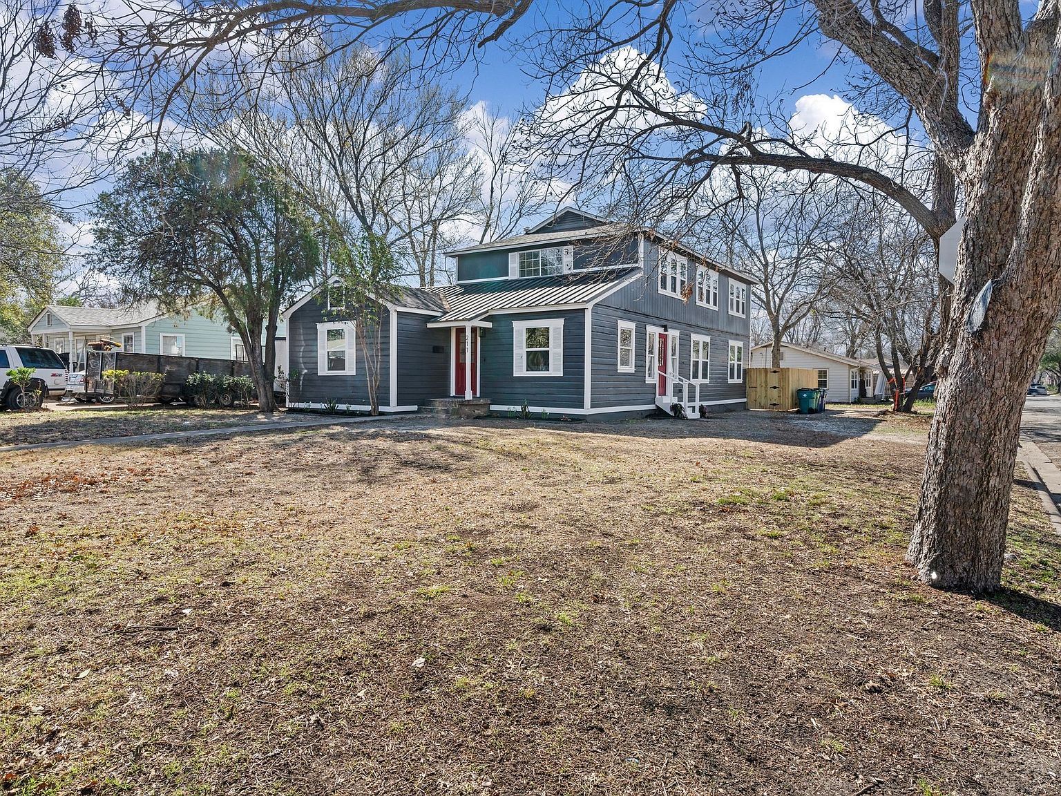 211 Almond St Waxahachie, TX 75165 - Thumbnail 2