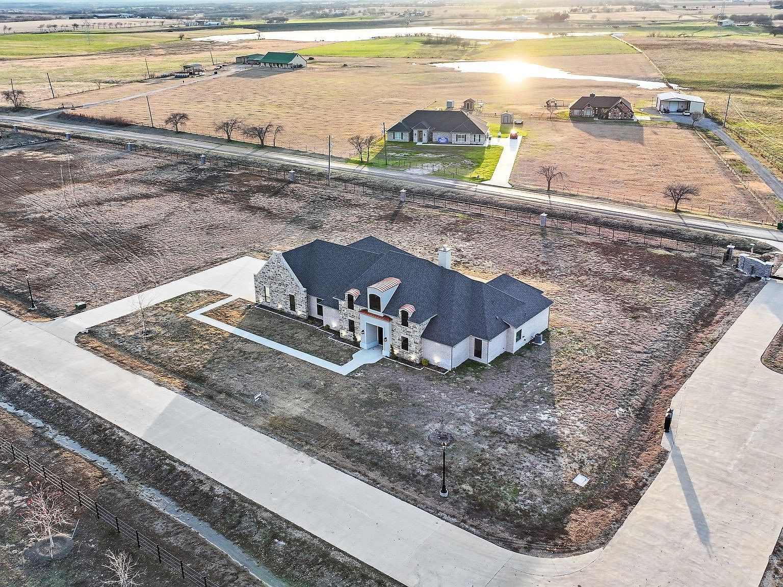 1411 Greyridge Ter Midlothian, TX 76065 - Thumbnail 2