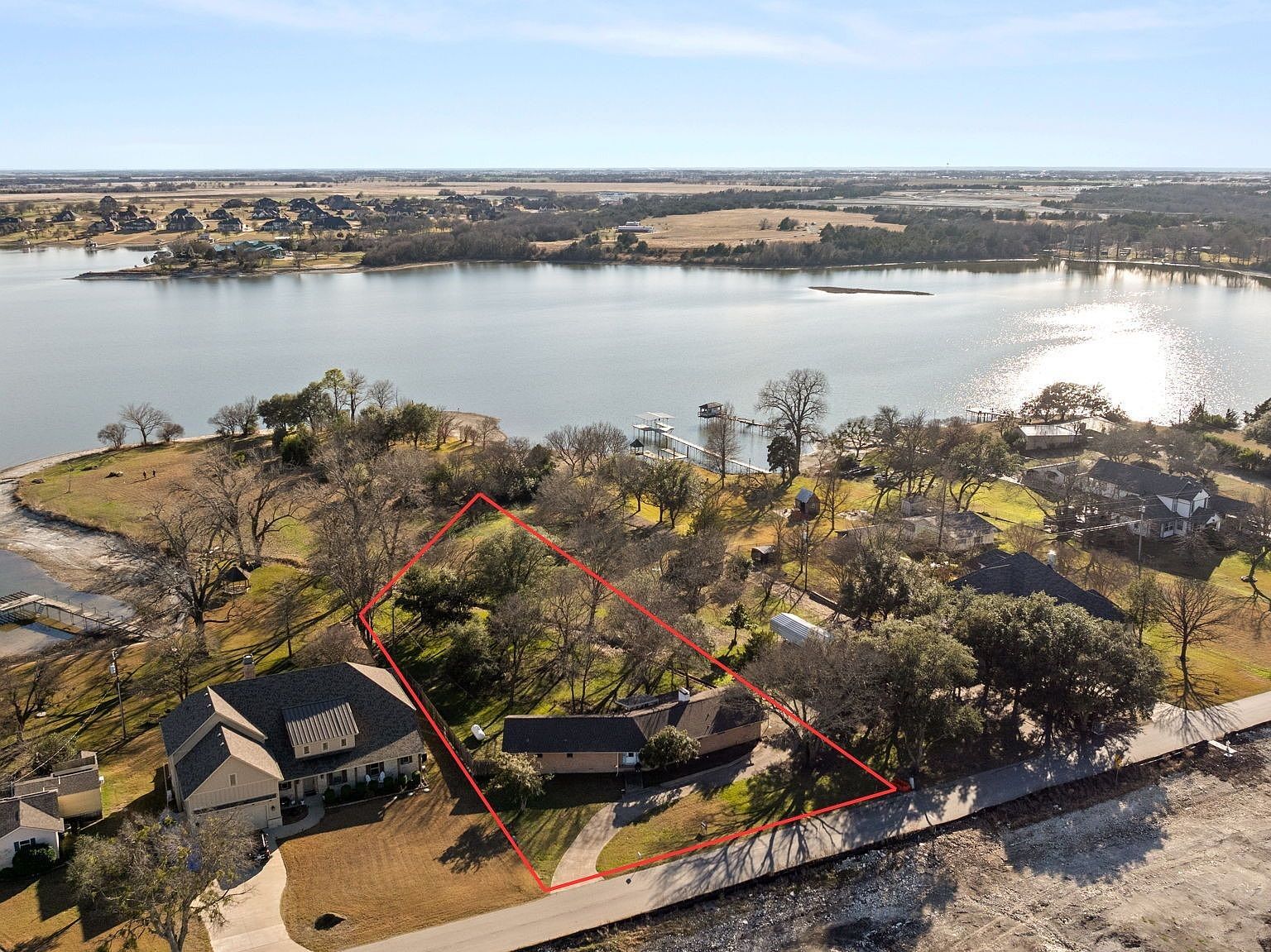 139 Lakeshore Dr Waxahachie, TX 75165 - Thumbnail 2