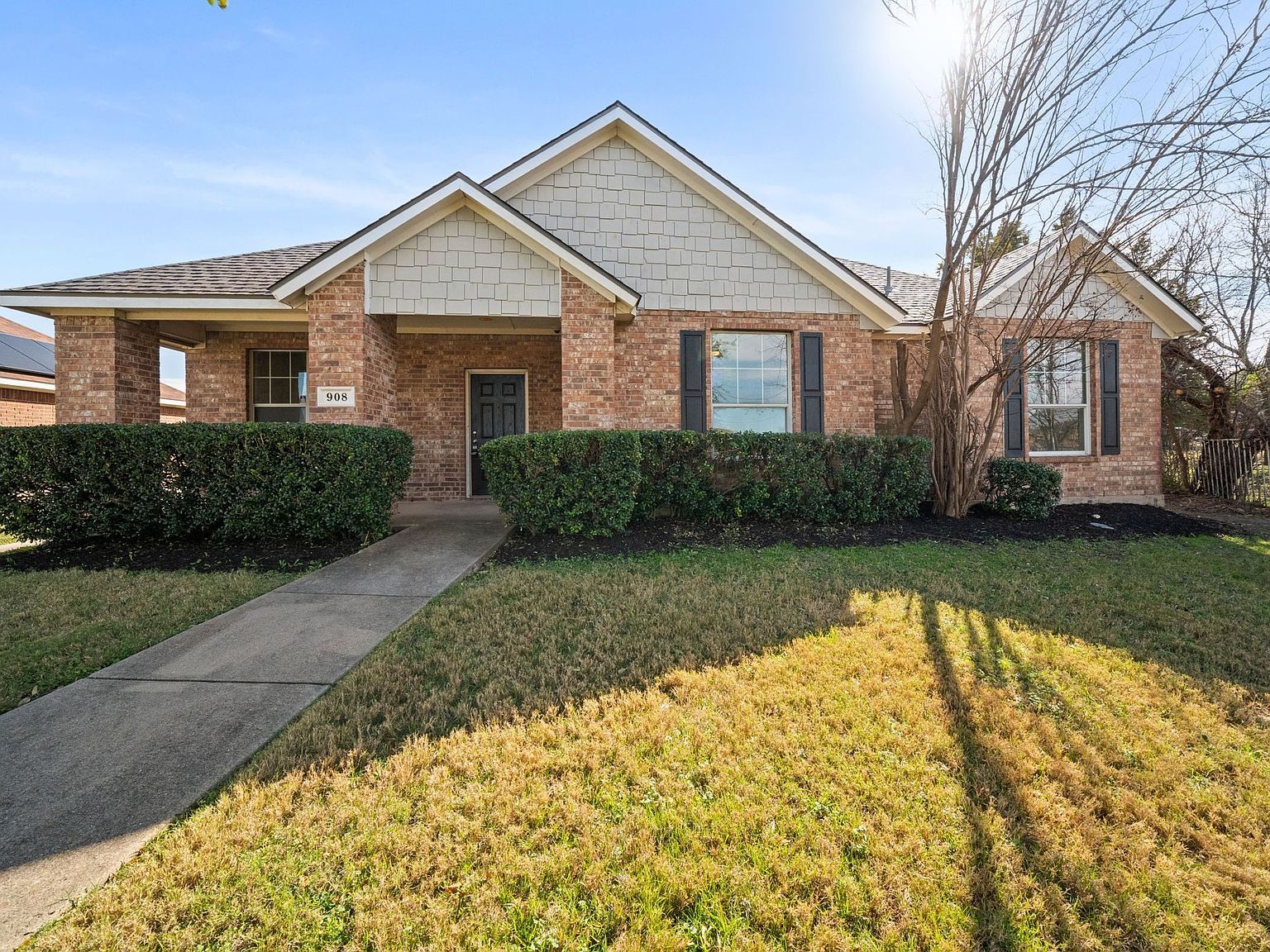 908 Wintergreen Rd Lancaster, TX 75134 - Thumbnail 2